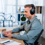 テレワークが続いてやる気を保つのが難しいときの対処法。